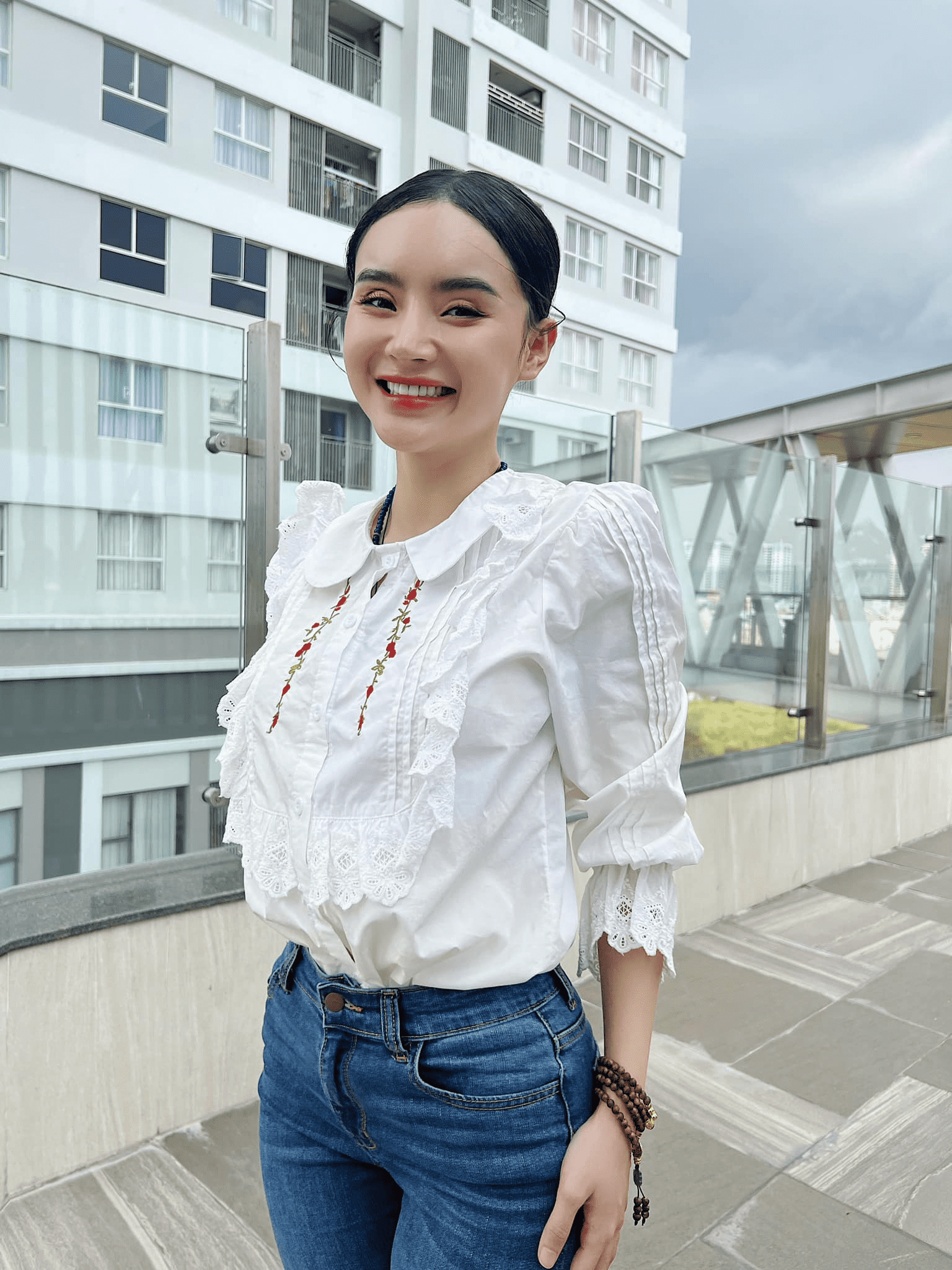 Lê Ngọc Phương Trang: Cuộc sống thanh tịnh đáng mơ ước của em gái Angela Phương Trinh