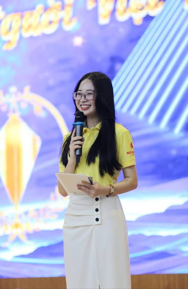 Nữ sinh Học viện Báo chí: Hãy tặng cho mình một tuổi trẻ đáng giá