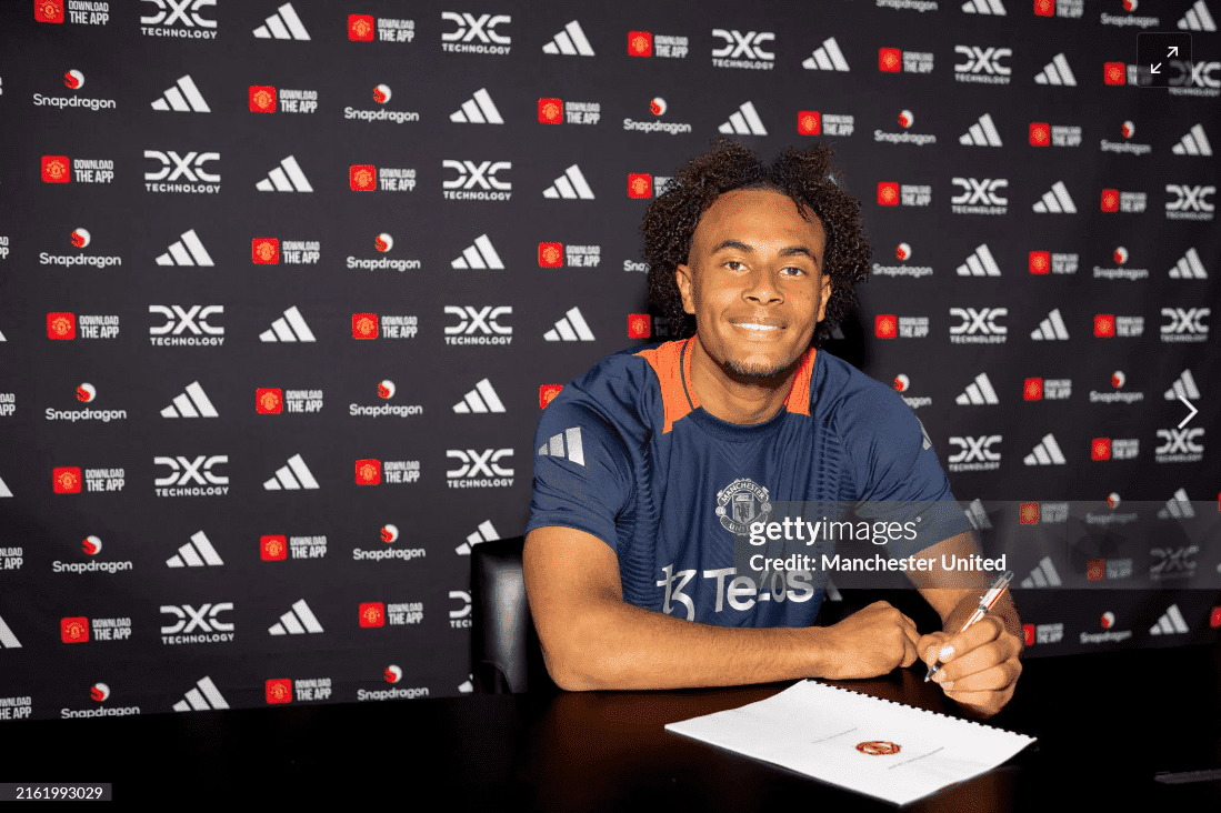 "Zirkzee: Từ Cậu Bé Vàng Bayern Đến Ngôi Sao Quỷ Đỏ - Hành Trình Không Tưởng!"