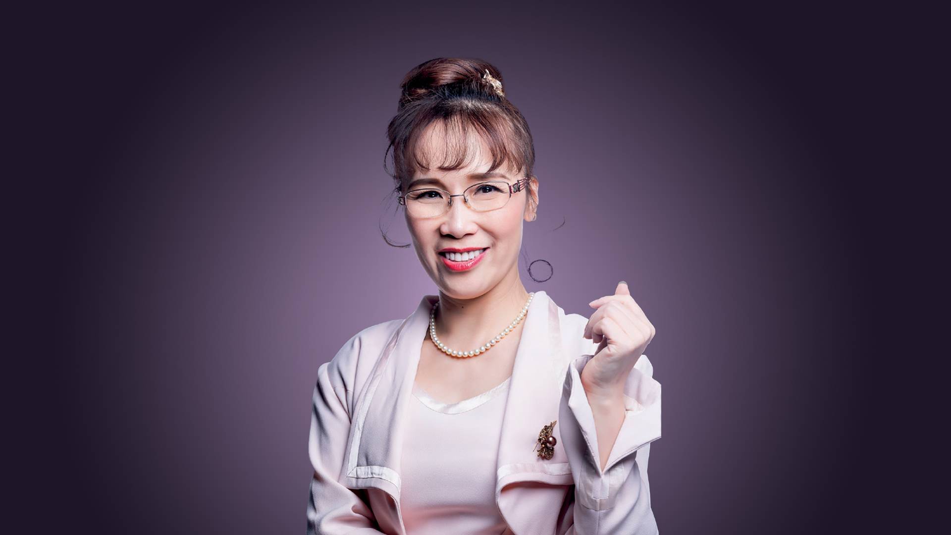 "Một cuộc hành trình đầy nghị lực và đam mê: Tiểu sử Nguyễn Thị Phương Thảo"