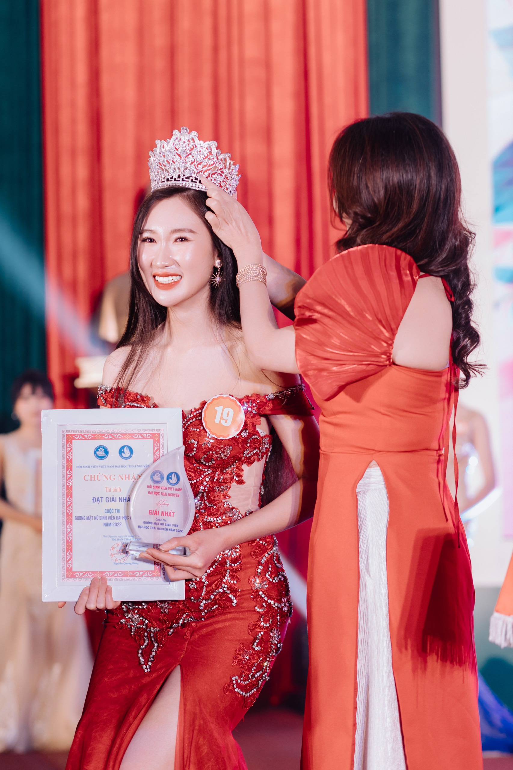 Hoa khôi Đại học Thái Nguyên Bùi Ngọc Ánh: Nữ bác sĩ khoa Răng - Hàm - Mặt tương lai, yêu thích hoạt động thiện nguyện