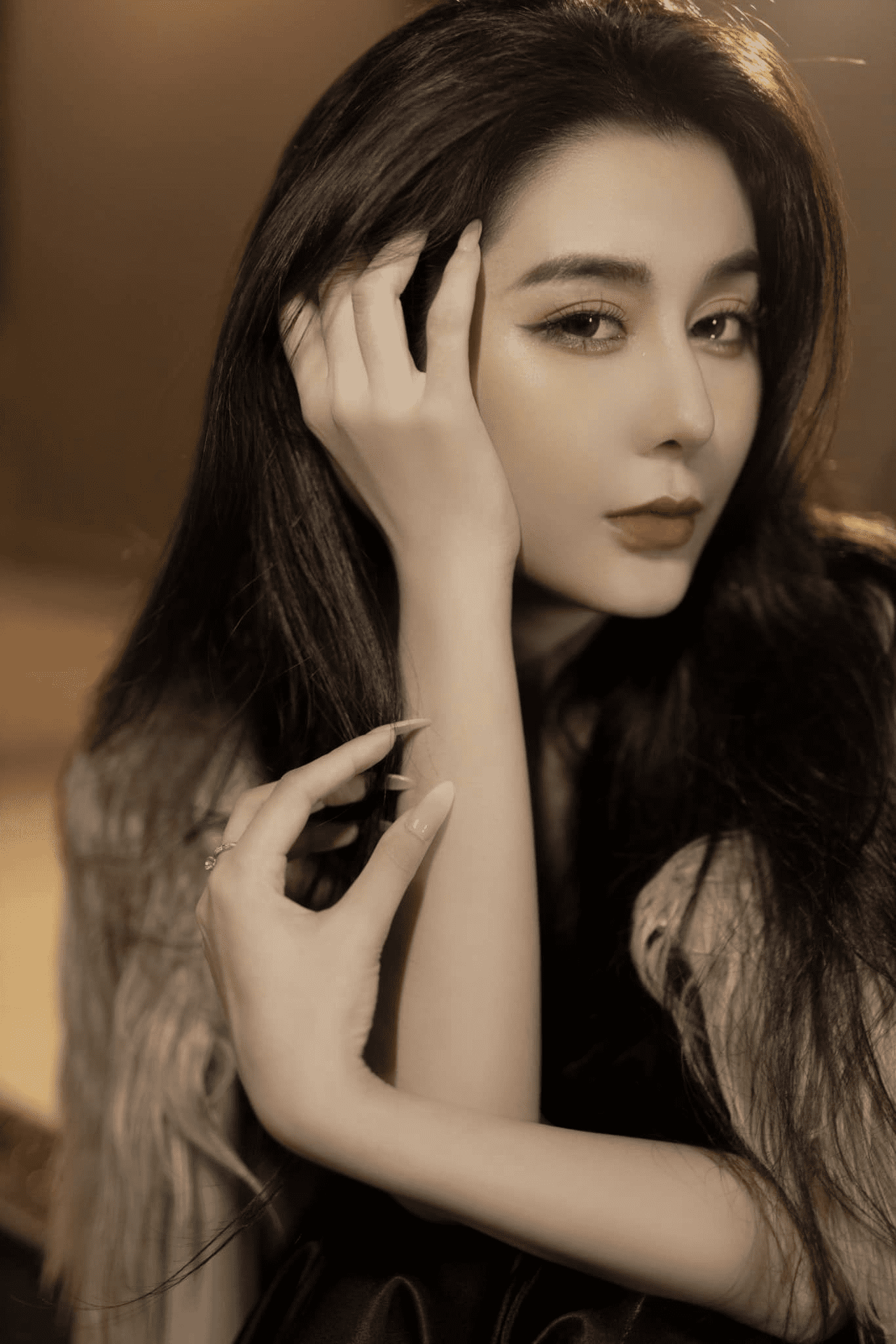 Võ Ngọc Trân: Hotgirl 10X Sài Thành sở hữu sắc vóc "nghiêng nước nghiêng thành" nhưng cũng không kém phần tai tiếng