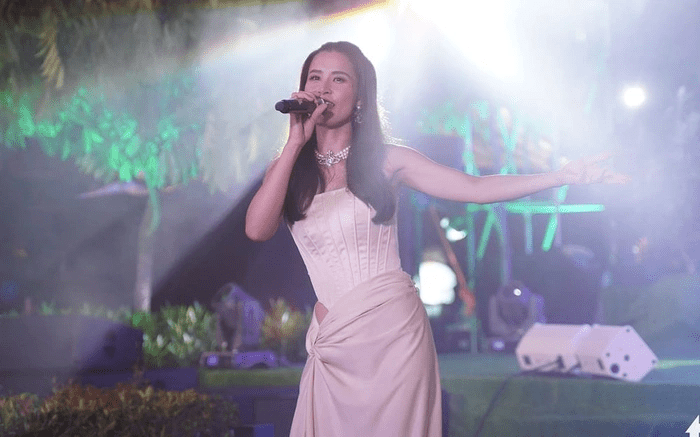 Màn song ca giữa Đông Nhi và khán giả khiến ai nấy nghe xong đều không khỏi 'sang chấn tâm lý'
