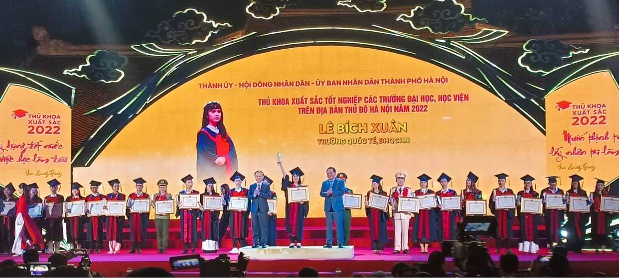 Nữ thủ khoa Trường Quốc tế: “Hoạt động ngoại khóa đã thay đổi con người tôi”