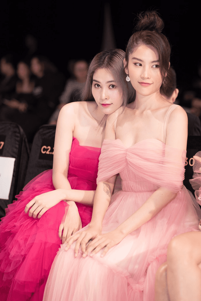 Hậu Miss Universe Việt Nam, chị em Nam Anh - Nam Em hội ngộ nhảy nhót trend Tik Tok cực hài!