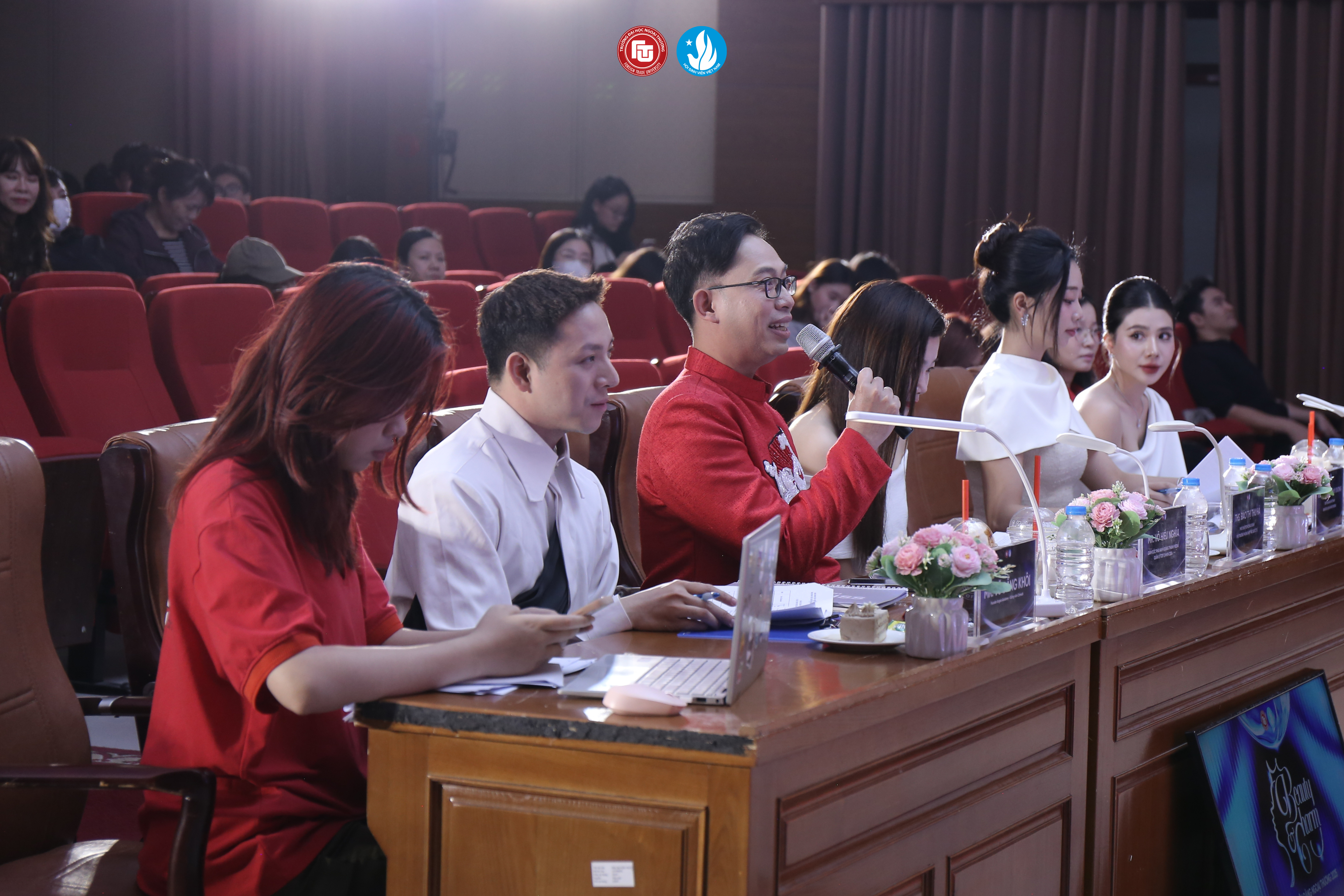 SƠ KHẢO DUYÊN DÁNG NGOẠI THƯƠNG 2025: KHÔNG CHỈ LÀ SẮC ĐẸP, MÀ CÒN LÀ BẢN LĨNH