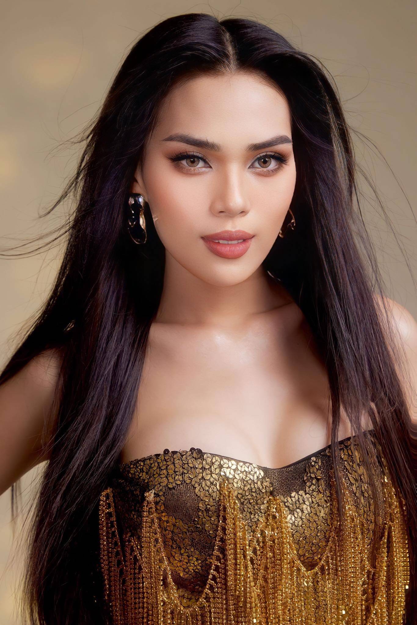 Người mẫu, diễn viên chuyển giới Hứa Ngọc Thanh: “Tôi từng đội tóc giả đi học suốt 2 năm”