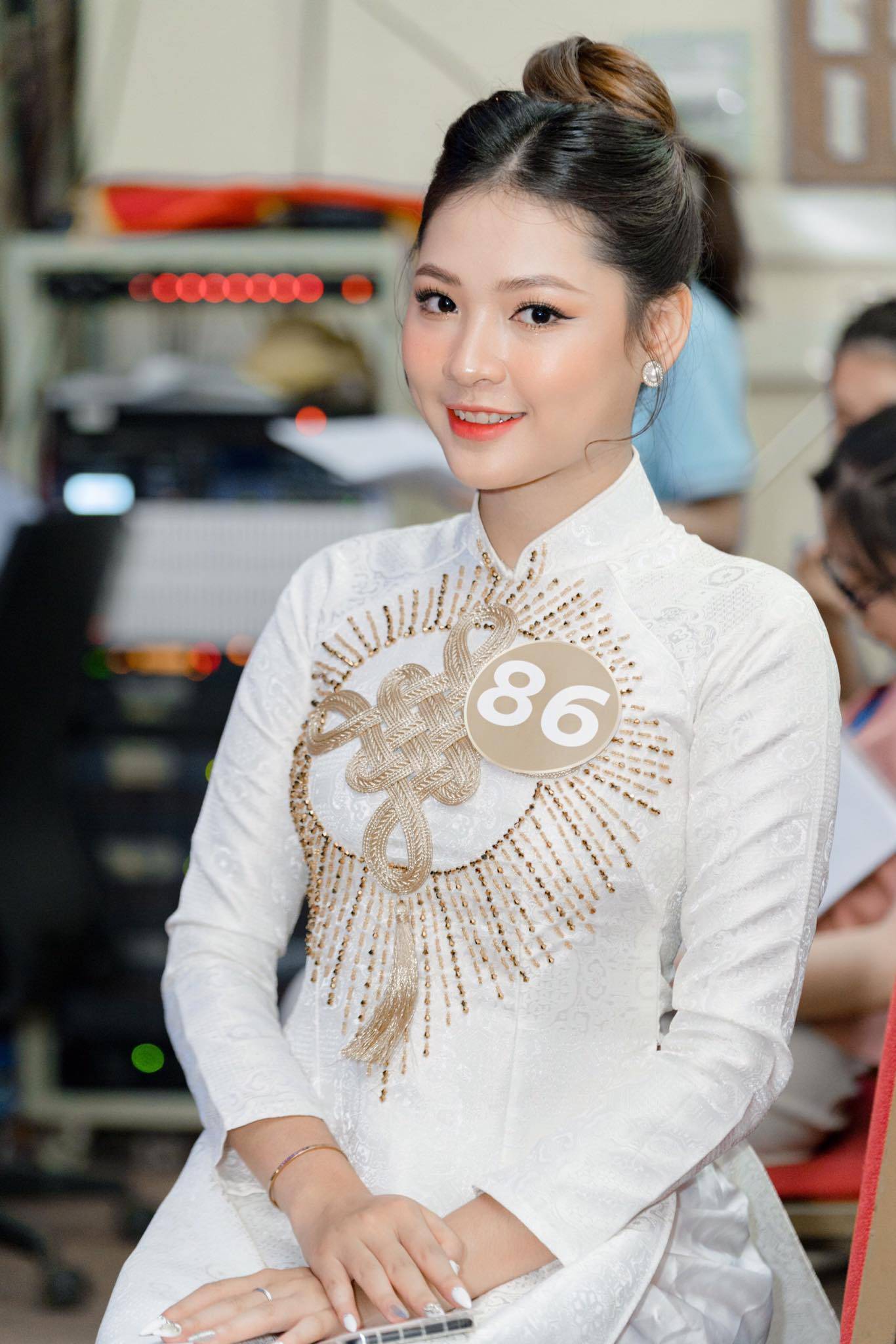 Á khôi Sinh viên thanh lịch Phương Thảo: “Sở hữu sắc đẹp thì cần đi kèm tri thức và một tấm lòng đẹp”
