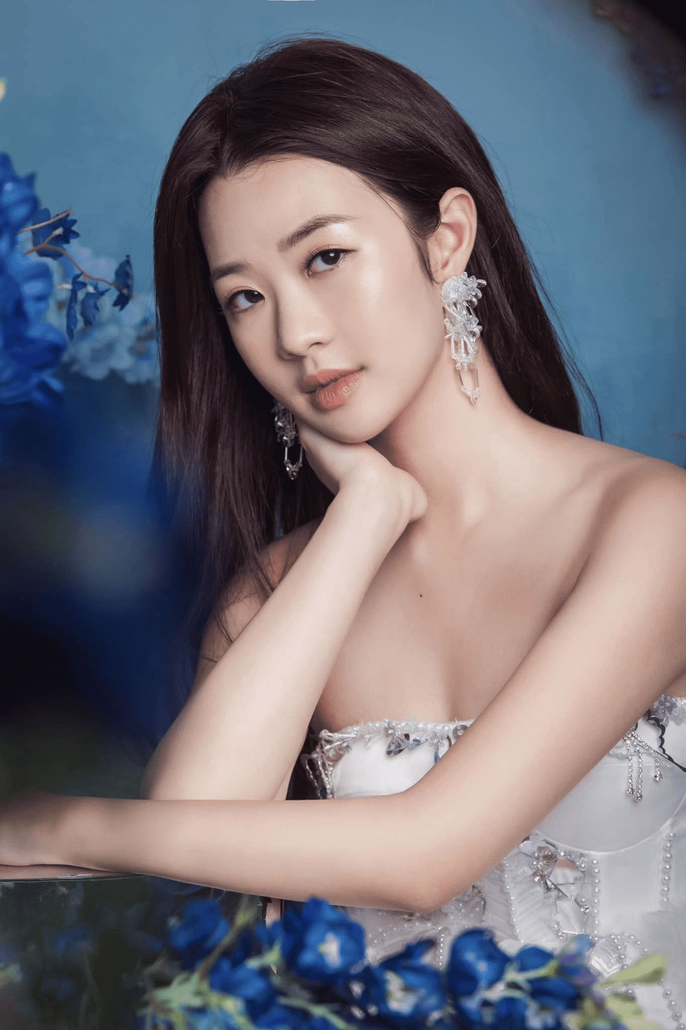 Ngắm nhan sắc dịu dàng của hot TikToker Victoria Trần - Prom Queen của UNIS Hà Nội