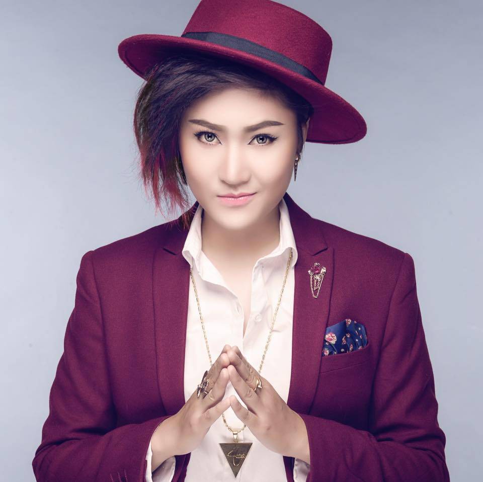 Tiểu sử cô nàng tomboy cá tinh Vicky Nhung