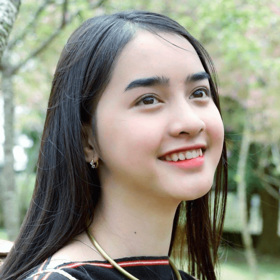 Người đẹp Ba Na: Nghỉ học do bệnh nặng, gia đình khó khăn và con đường thành hot TikToker