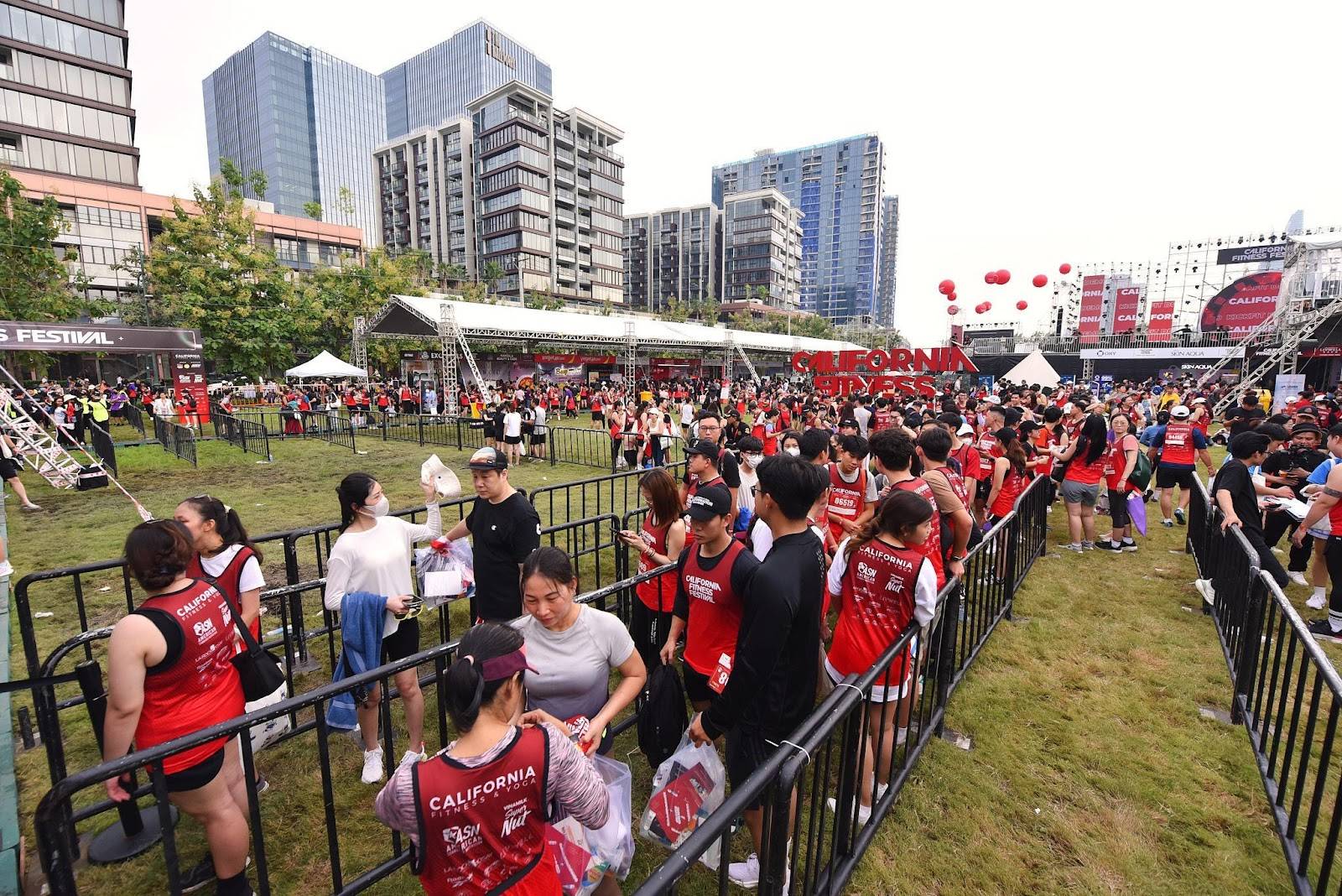 California’s Fitness Festival quy tụ hàng ngàn người, náo nhiệt từ bình minh đến tối muộn