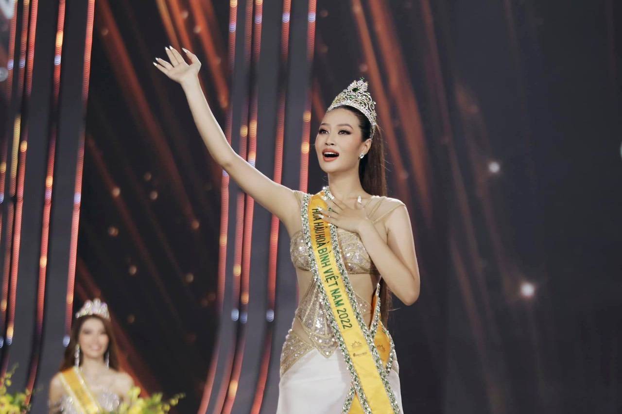 Nhan sắc đời thường xinh đẹp của tân hoa hậu Đoàn Thiên Ân