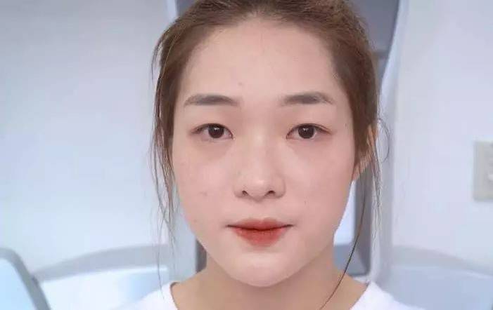 Hai người đẹp Việt được khen ngợi hết lời khi "đập đi xây lại"