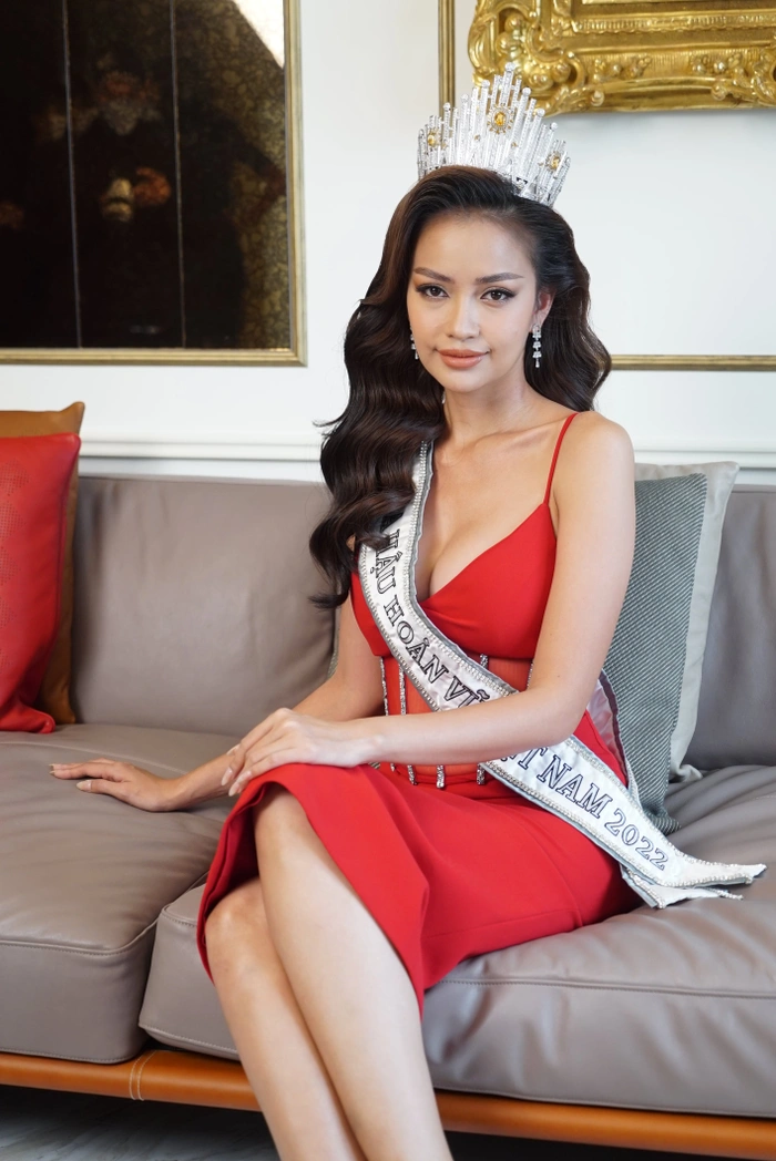 Bằng Chứng Thép chính là bộ phim thay đổi cuộc đời của Hoa hậu Ngọc Châu, theo đuổi con đường học vấn