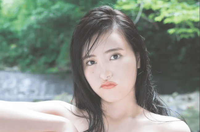 Hot girl quyết 'cởi đồ' để tiến thân, áp lực hóa ra là vì mẹ