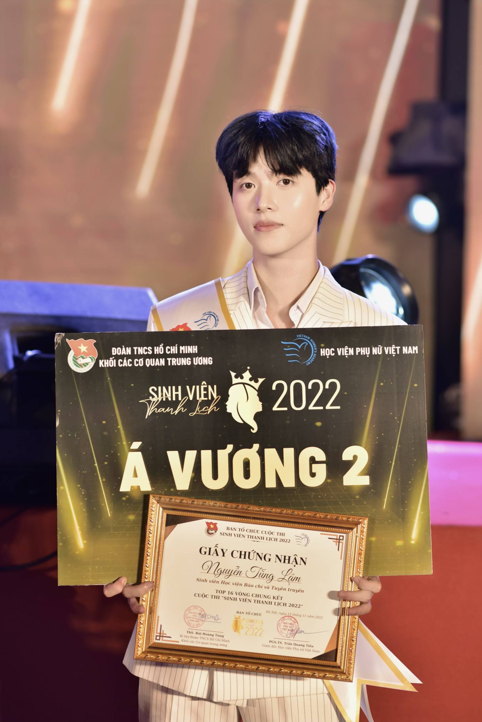 Nguyễn Tùng Lâm: Á vương 2 Sinh viên thanh lịch, người mẫu ảnh điển trai “vạn người mê”