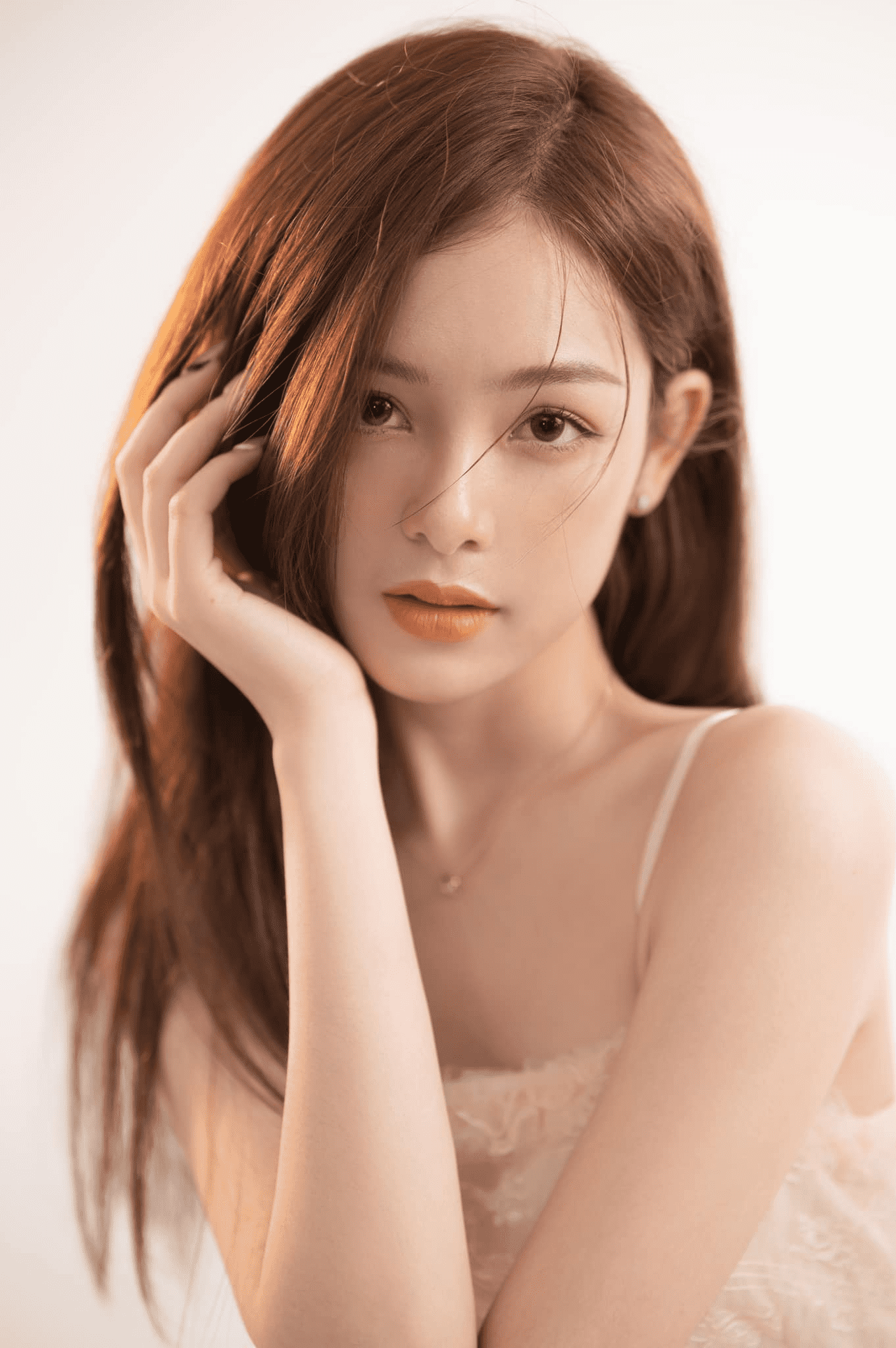 Nguyễn Thị Thu Hiền - Nàng mẫu ảnh 9X Hà Thành nổi đình đám trên mạng xã hội nhờ "Đội phù dâu "đẹp toàn tập"" giờ ra sao?