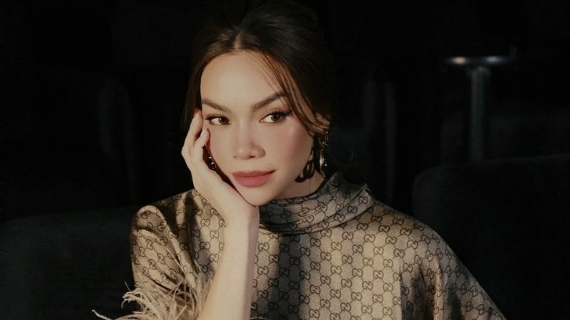 Hồ Ngọc Hà trong sự kiện âm nhạc lớn với trang phục lộng lẫy