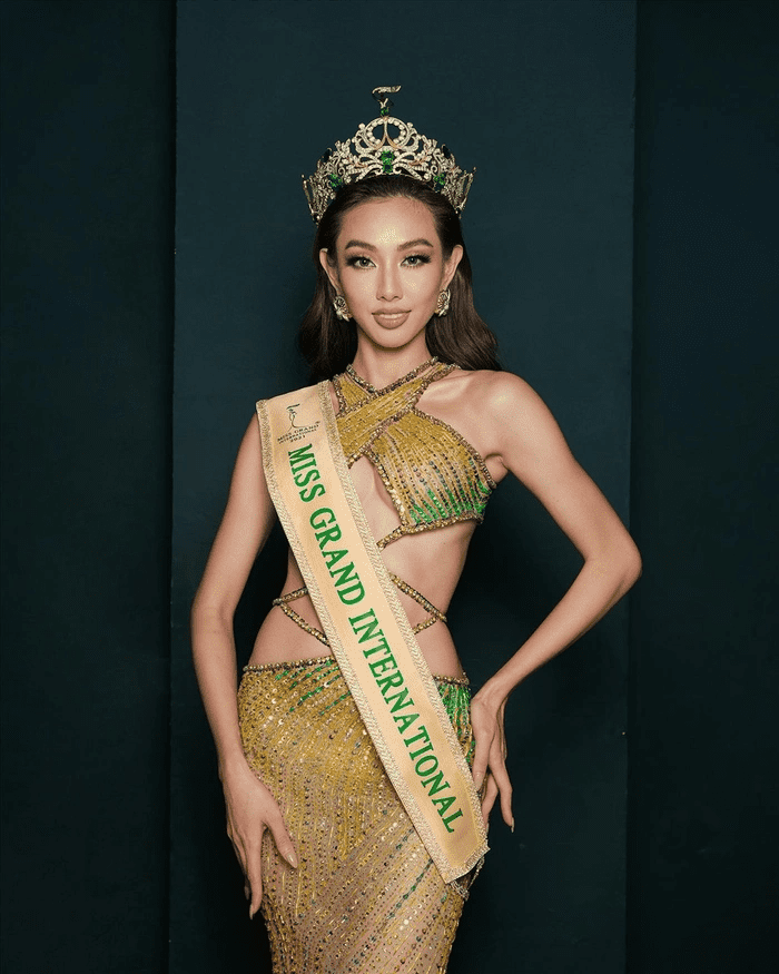 Hoa hậu Thùy Tiên bất ngờ để lộ biểu cảm 'nhăn nhó khó chịu ra mặt', lý do vì sao?