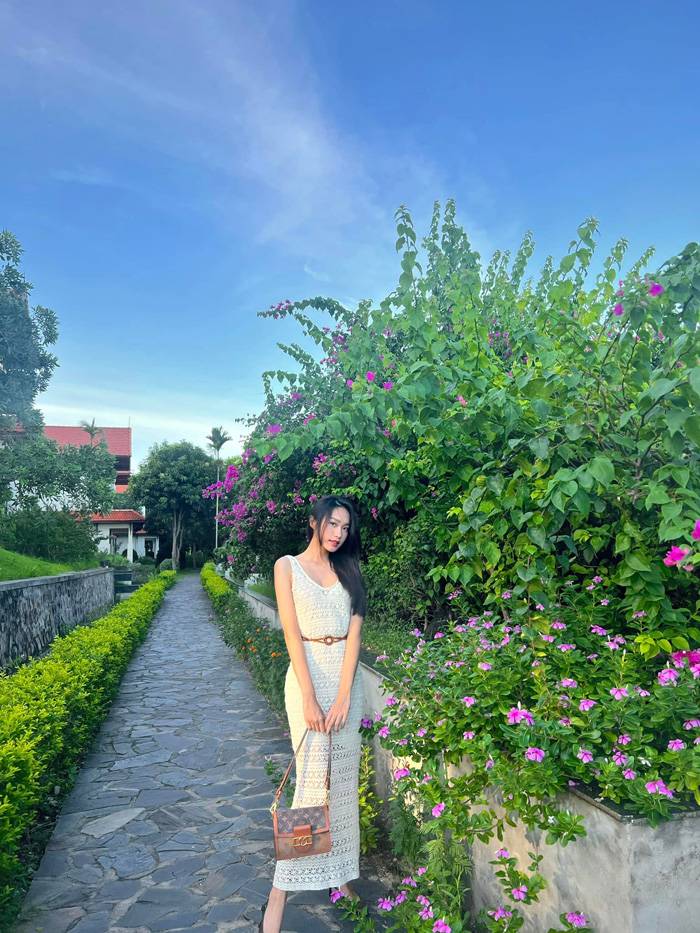 Bị đồn cưới chạy bầu, bạn gái Đoàn Văn Hậu khoe body quyến rũ đập tin búa rìu dư luận