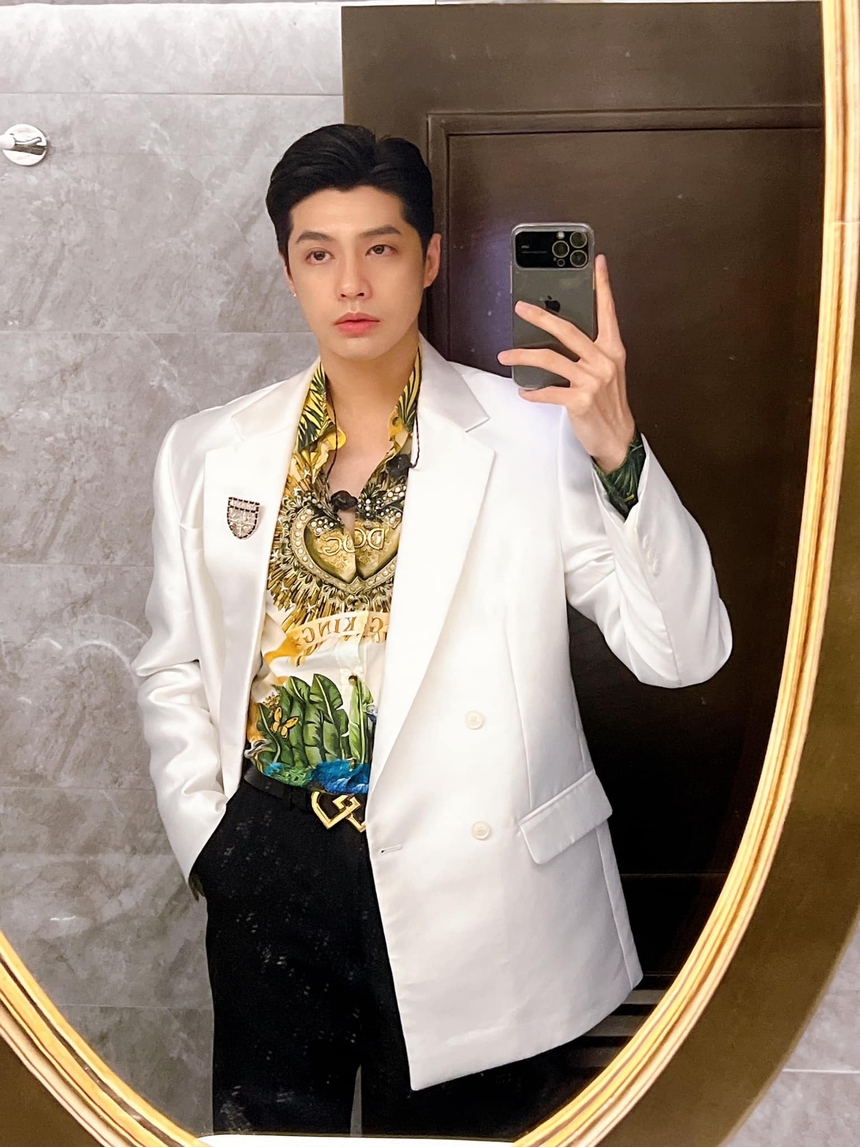Noo Phước Thịnh trên sân khấu