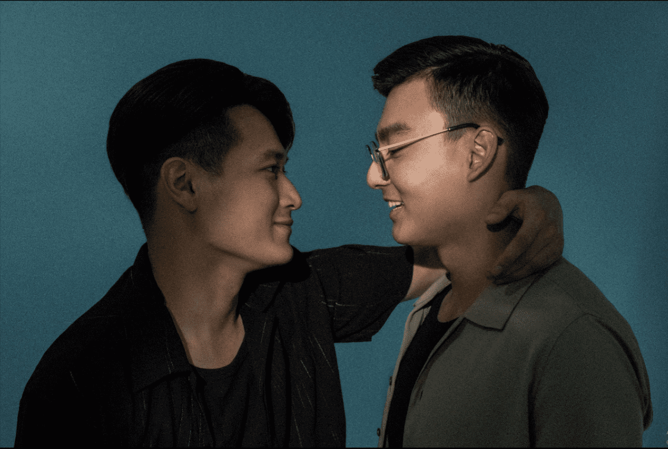Cặp đôi LGBT bắt đầu chuyện tình qua app hẹn hò và cái kết cầu hôn lãng mạn