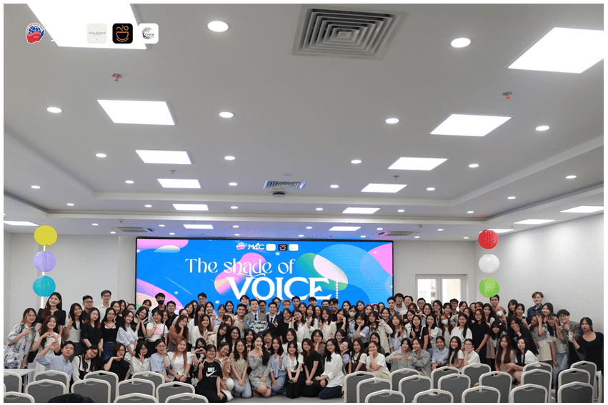 MC/BTV Trần Ngọc chia sẻ kinh nghiệm cùng sinh viên Ngoại giao tại workshop “THE SHADE OF VOICE”