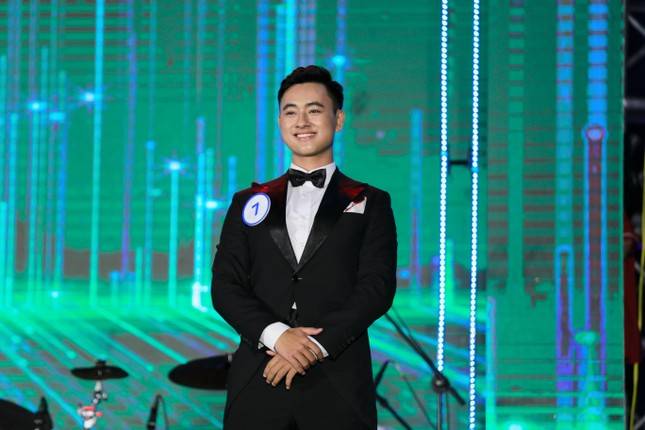 Hành trình lột xác để thay đổi cuộc đời của chàng Nam vương trường Đại học Ngoại Thương