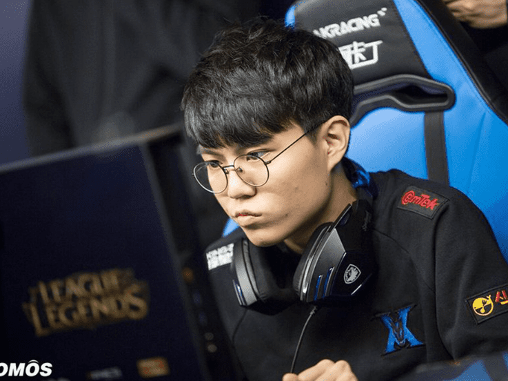 "Từ Một Game Thủ Bình Thường Đến Vị Trí Tích Cực Trong Thế Vận Hội Game - Tiểu Sử Cuzz"
