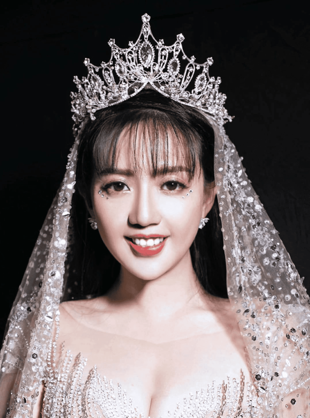 Joli Poli: Lộ diện info khủng của NTK song ca với Wowy trong ELLE show