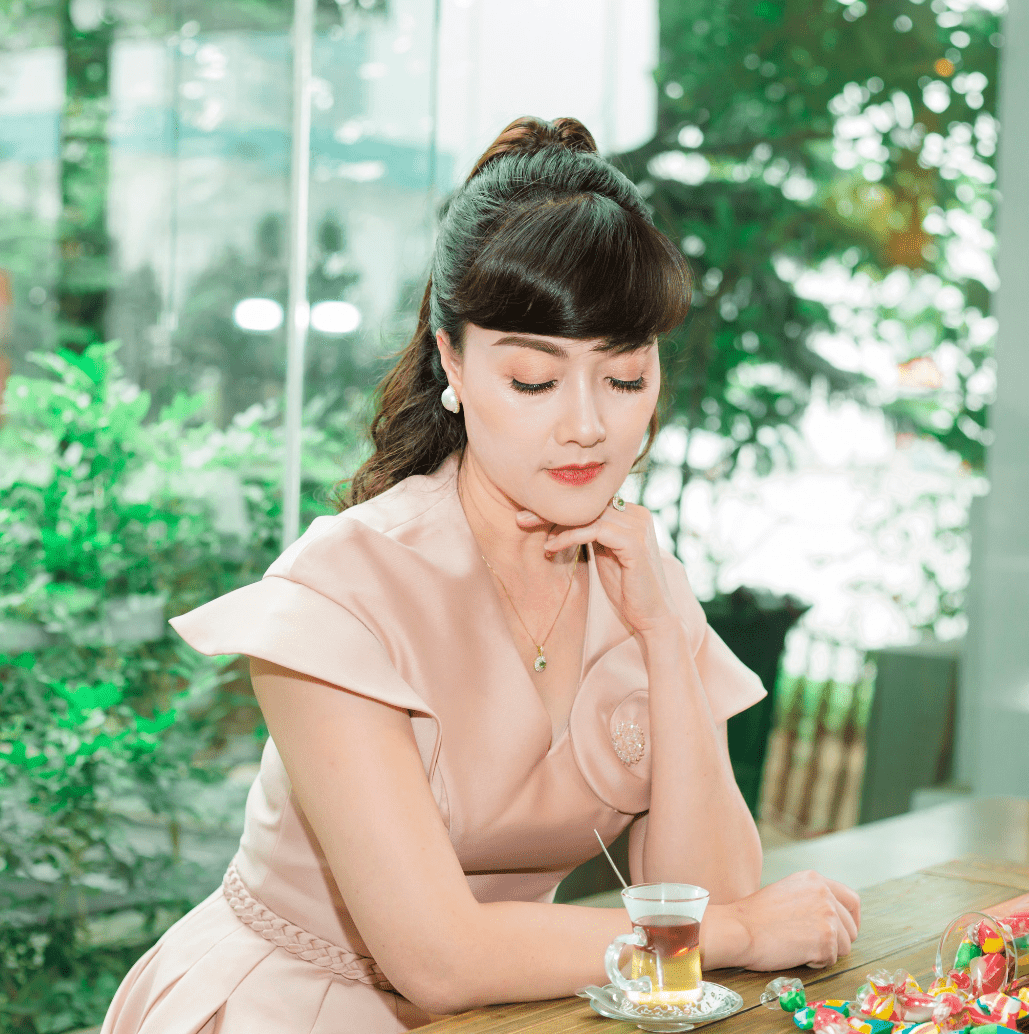 Vân Dung, là một nữ diễn viên kiêm nghệ sĩ hài người Việt Nam.