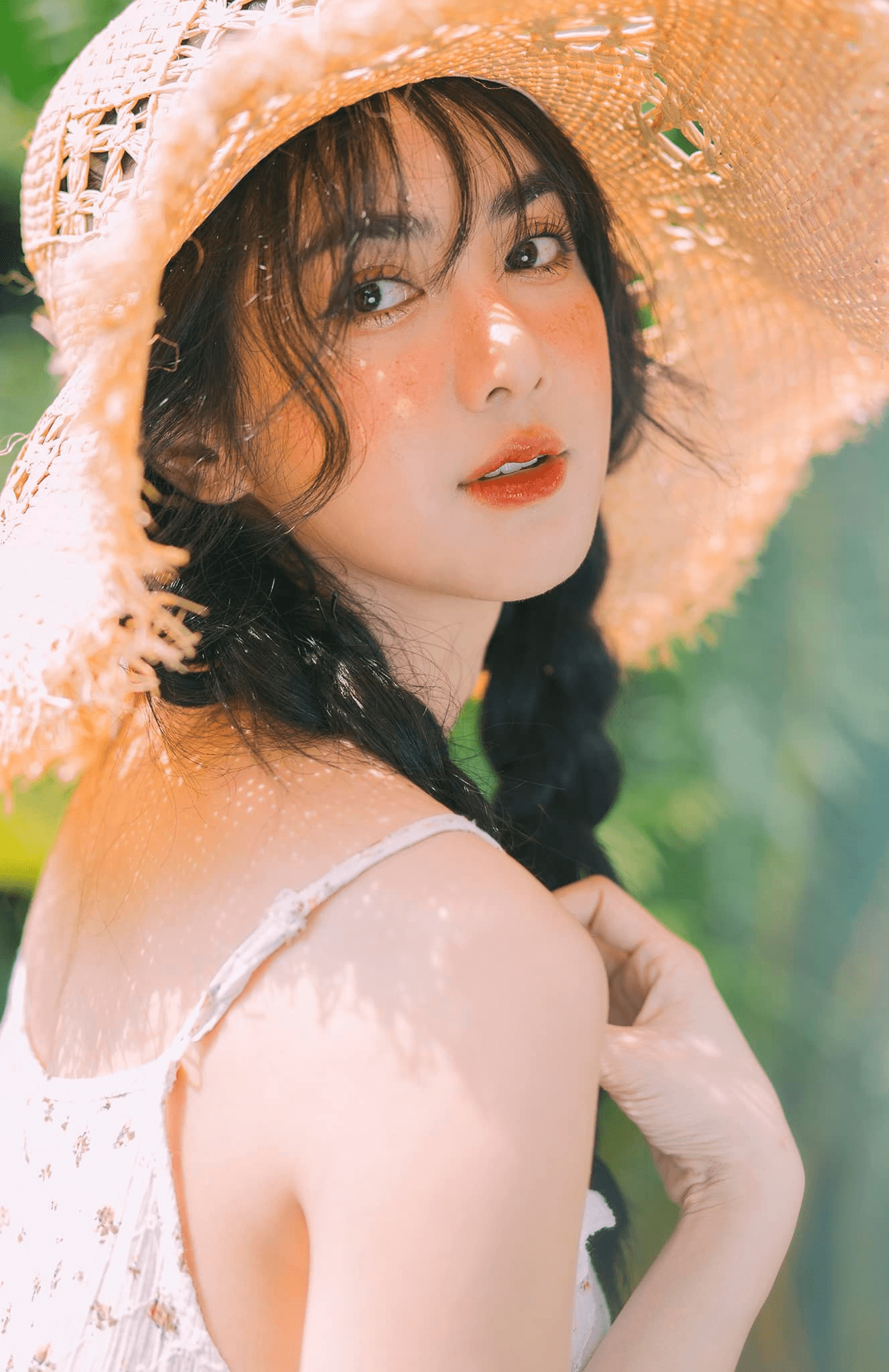 Linh Napie: Từ hot girl Sài Thành trở thành nữ doanh nhân thành đạt