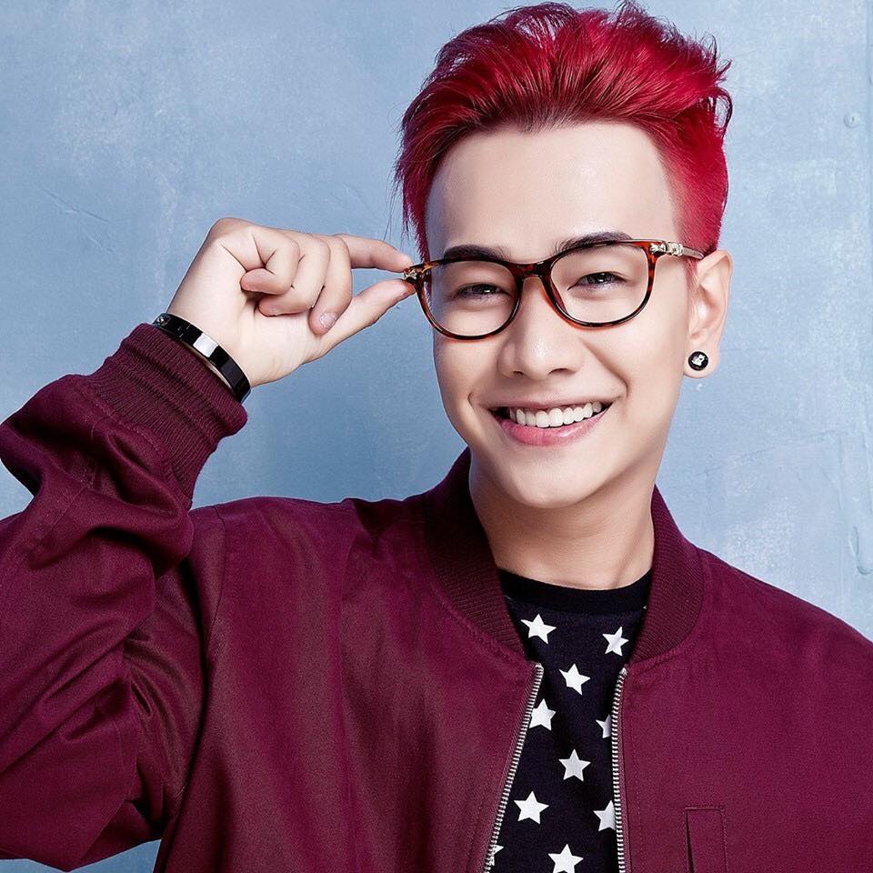 Tiểu sử ca sĩ Lou Hoàng