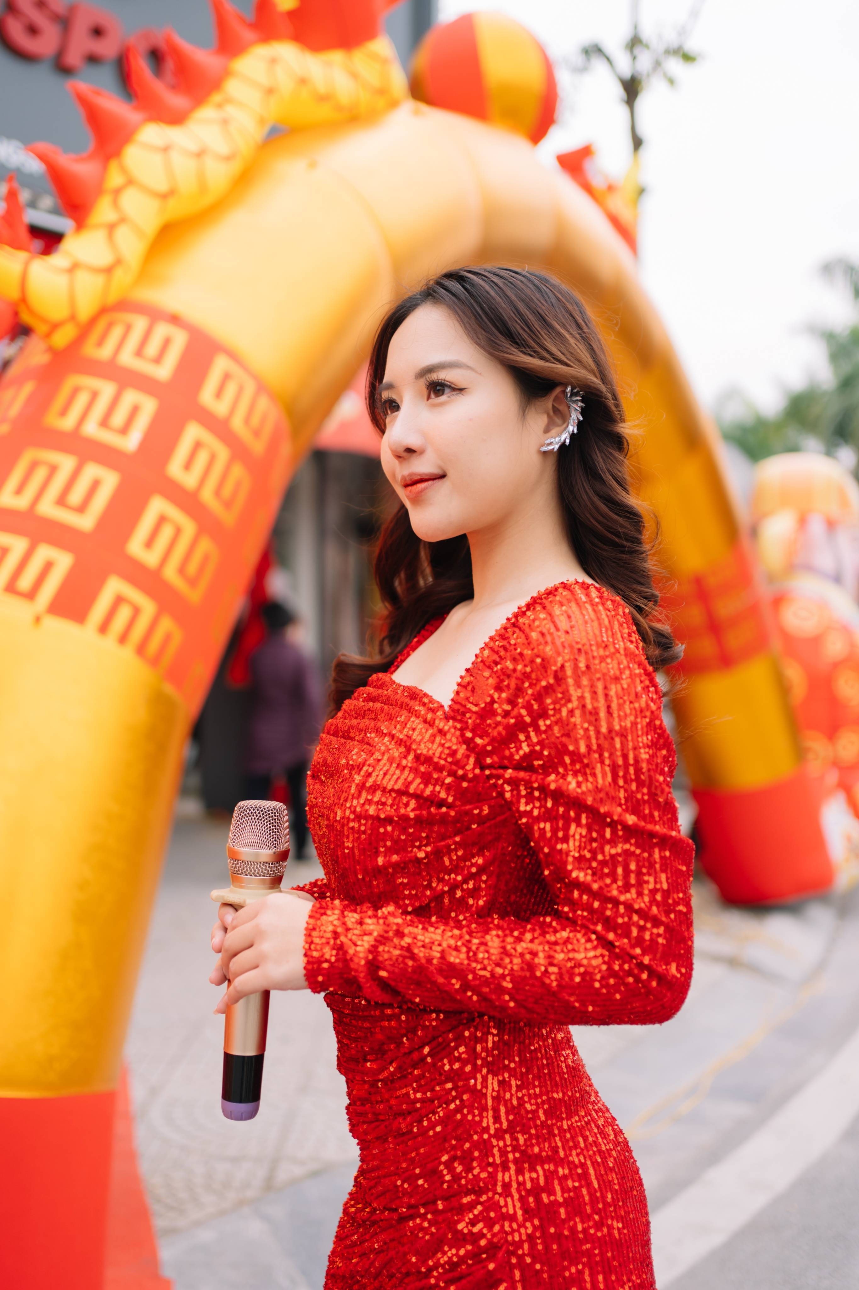 MC Hà Anh: cô nàng GenZ xinh đẹp và tài năng của “Đất Mỏ”