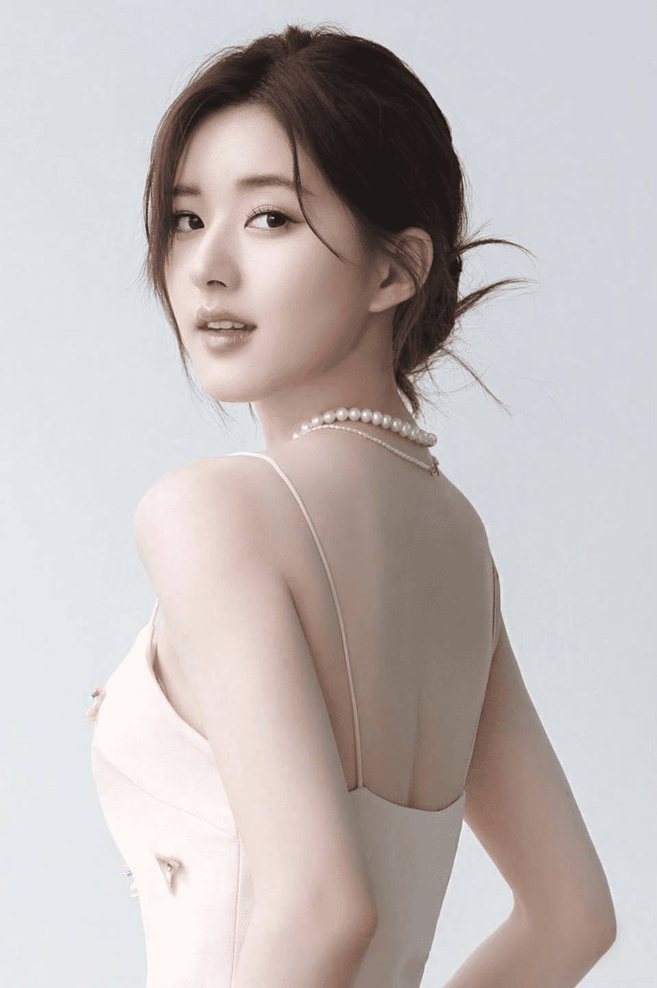 Triệu Lộ Tư: "Nữ thần thanh xuân" khiến nhiều người mê mẩn và sự nghiệp đáng ngưỡng mộ ở tuổi 24