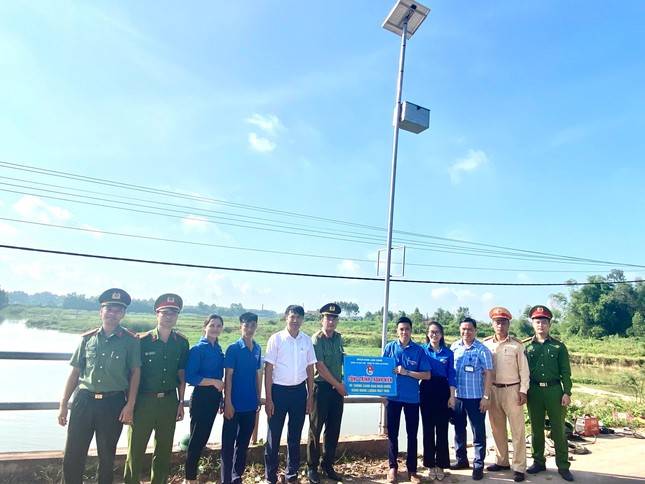 Hệ thống cảnh báo đuối nước bằng năng lượng mặt trời tại Bắc Giang