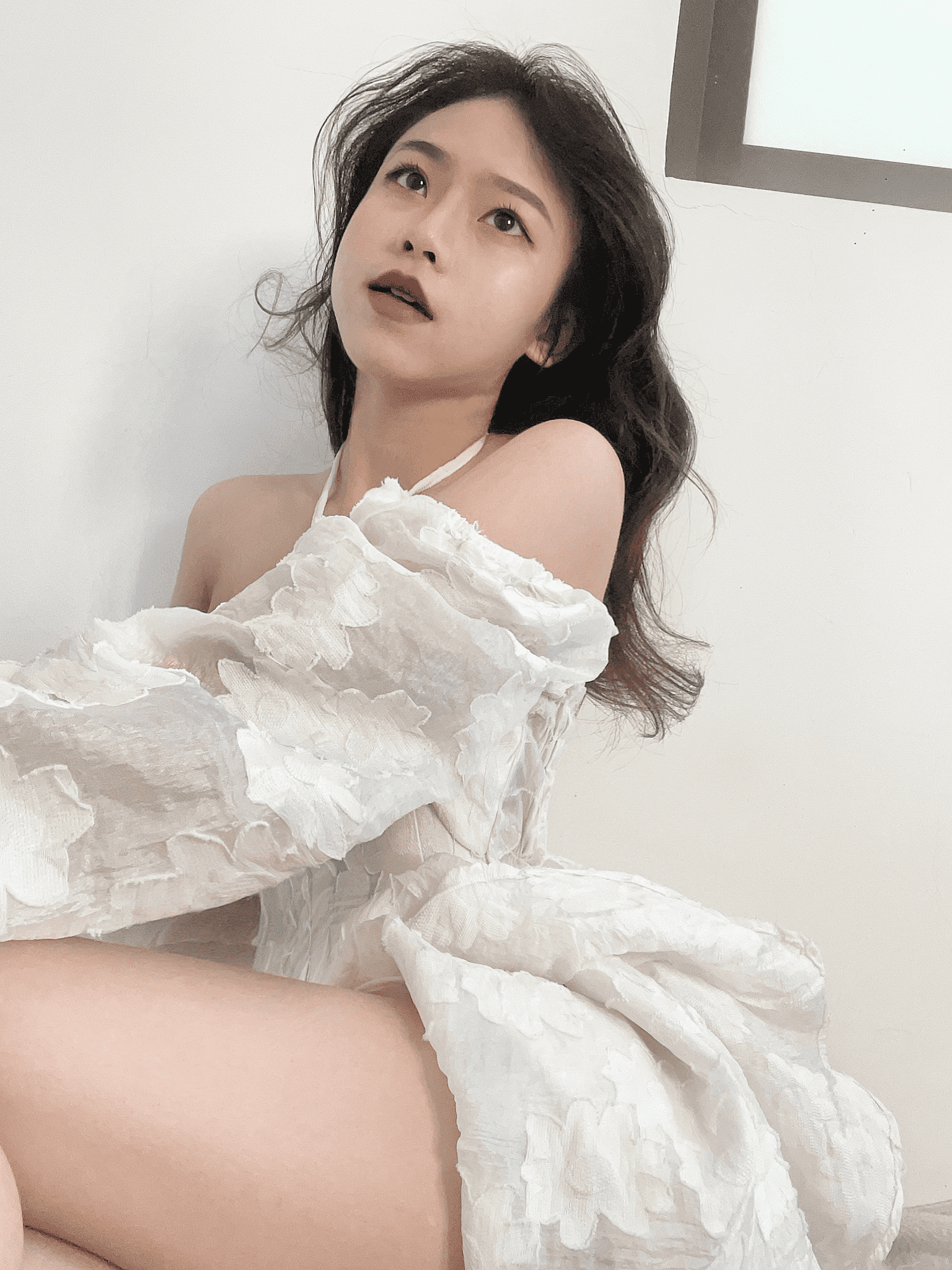 Hotface Phạm Lan Anh - "Chỉ xinh đẹp thôi là chưa đủ" và tấm lòng vàng