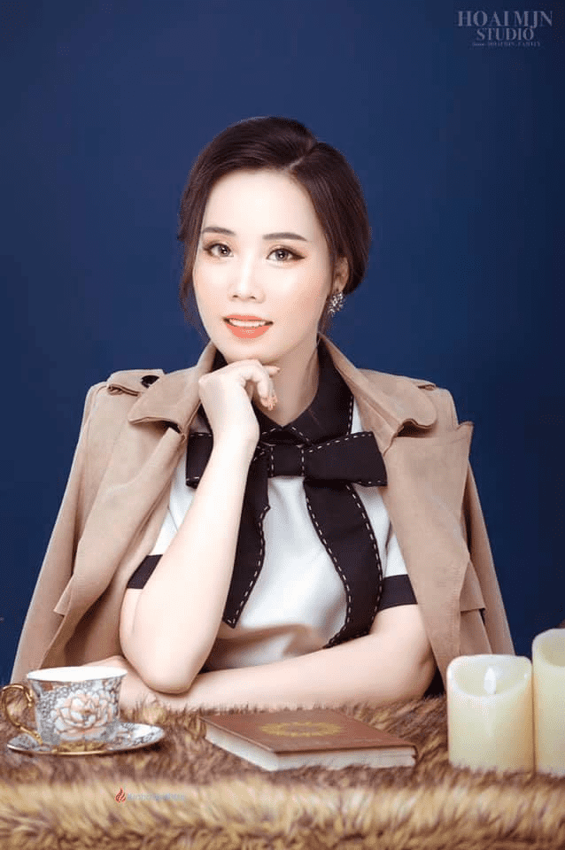 Hot Tiktoker Surry Bảo An – Cô giáo hot nhất nhì làng Tiktok