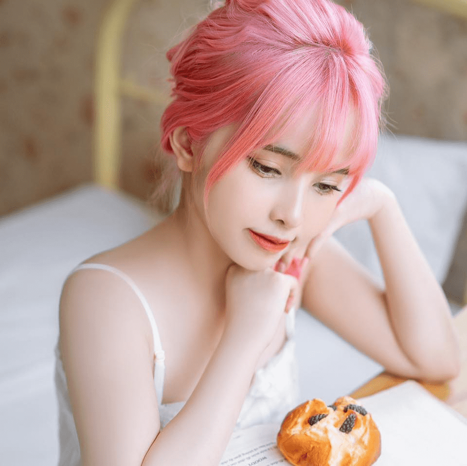 Streamer Bé Cơ xinh đẹp, tài năng của làng giải trí Việt