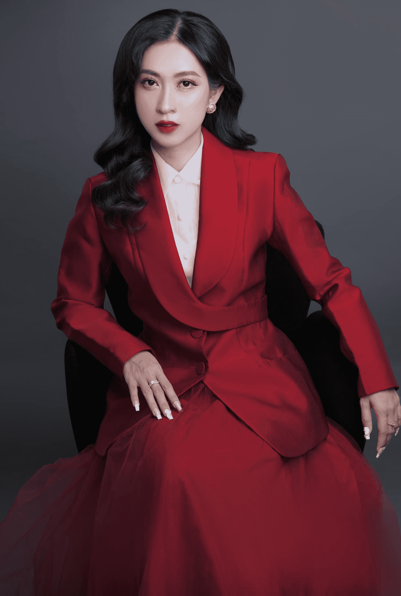 CEO Ngân Thị tạo dựng thành công cho thành viên kinh doanh mỹ phẩm Soo Young