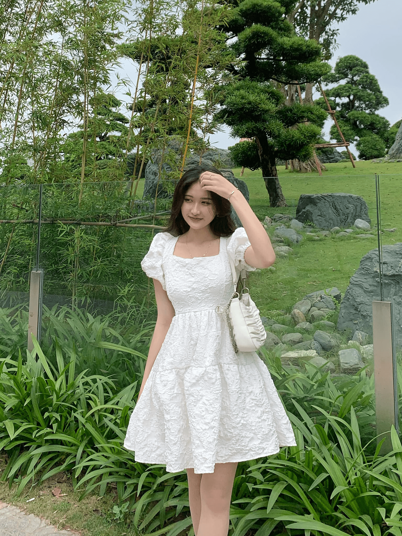 HOTGIRL HẢI YẾN GÂY SỐT VỚI VẺ ĐẸP XINH NHƯ " THIÊN THẦN"...