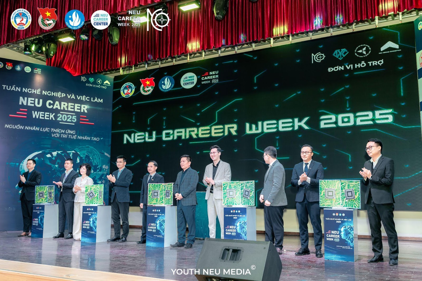 NEU CAREER WEEK 2025: TÂM ĐIỂM VIỆC LÀM BÙNG NỔ, MÃN NHÃN VỚI HƠN 6000 NGƯỜI THAM DỰ
