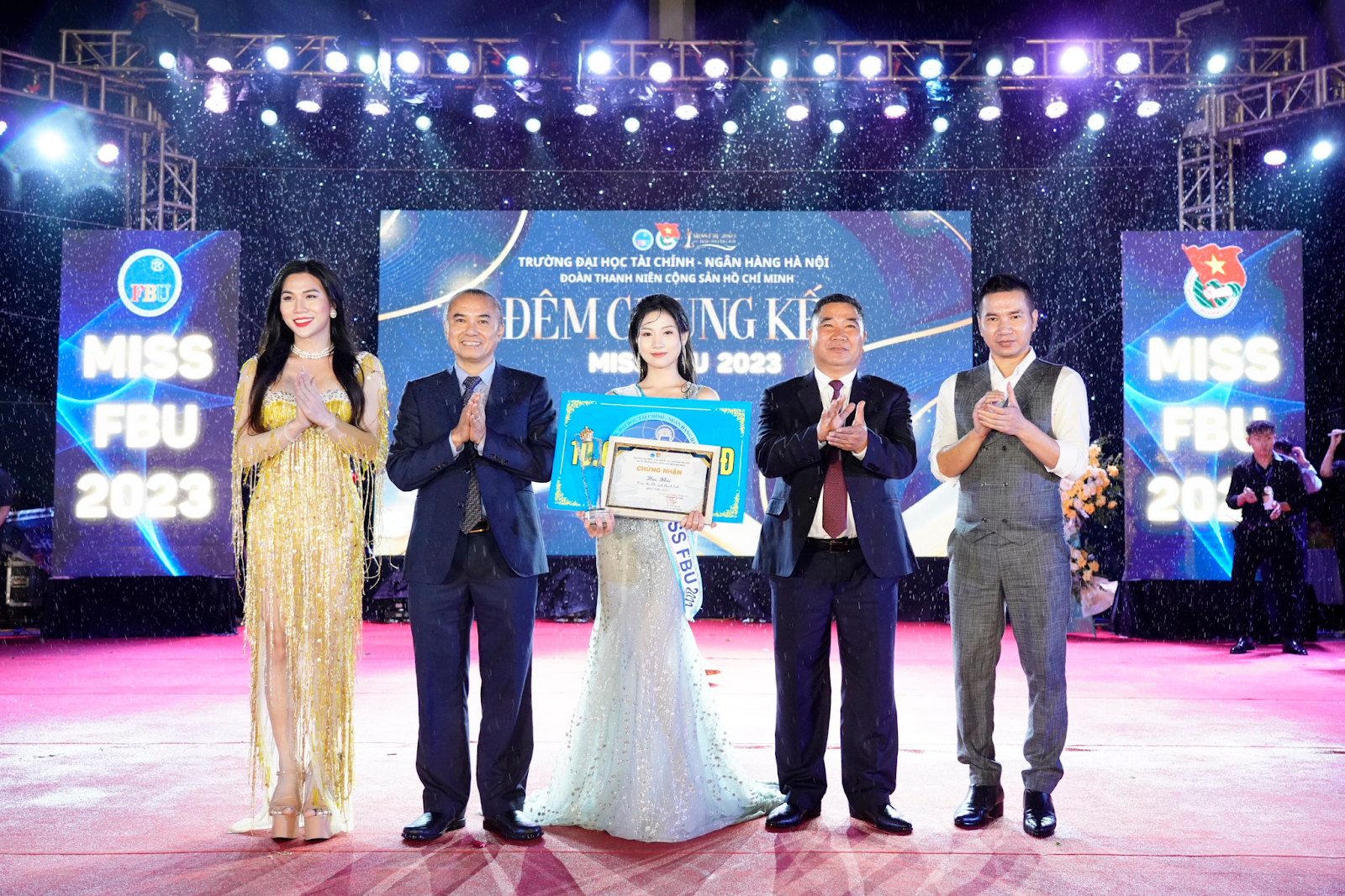 Nữ sinh năm 2003 đăng quang Hoa khôi Trường Đại Học Tài Chính- Ngân Hàng Hà Nội
