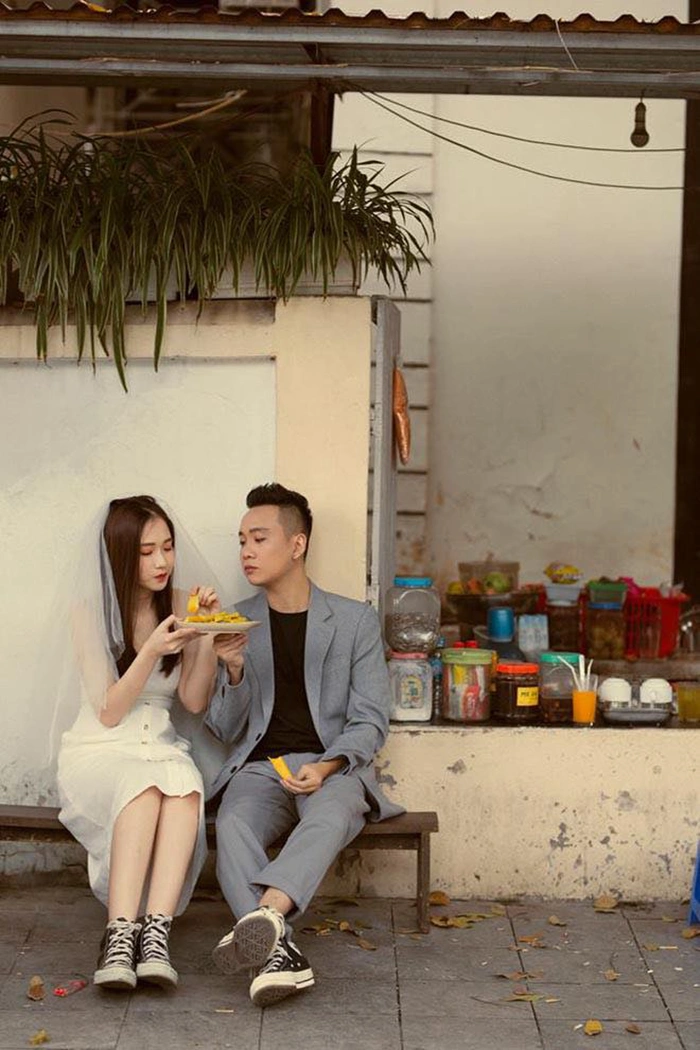 Những cặp đôi có cuộc hôn nhân viên mãn từ fan thành bạn đời trong Vbiz