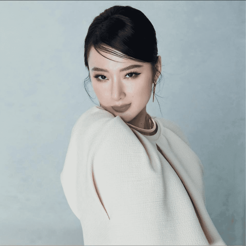 Angela Phương Trinh: "Nữ hoàng thị phi" giờ ăn chay niệm Phật