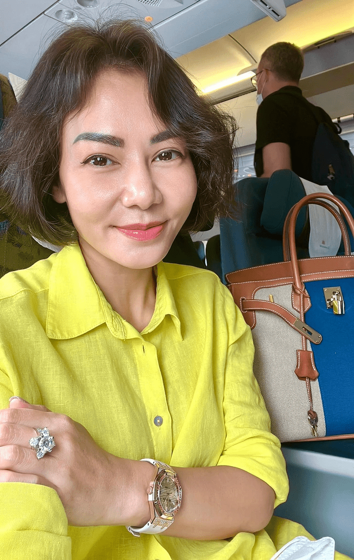 Đu trend 'lượn sóng' khoe nhan sắc và vóc dáng, Thu Minh 'khóc nấc' khi spotlight lại không phải mình