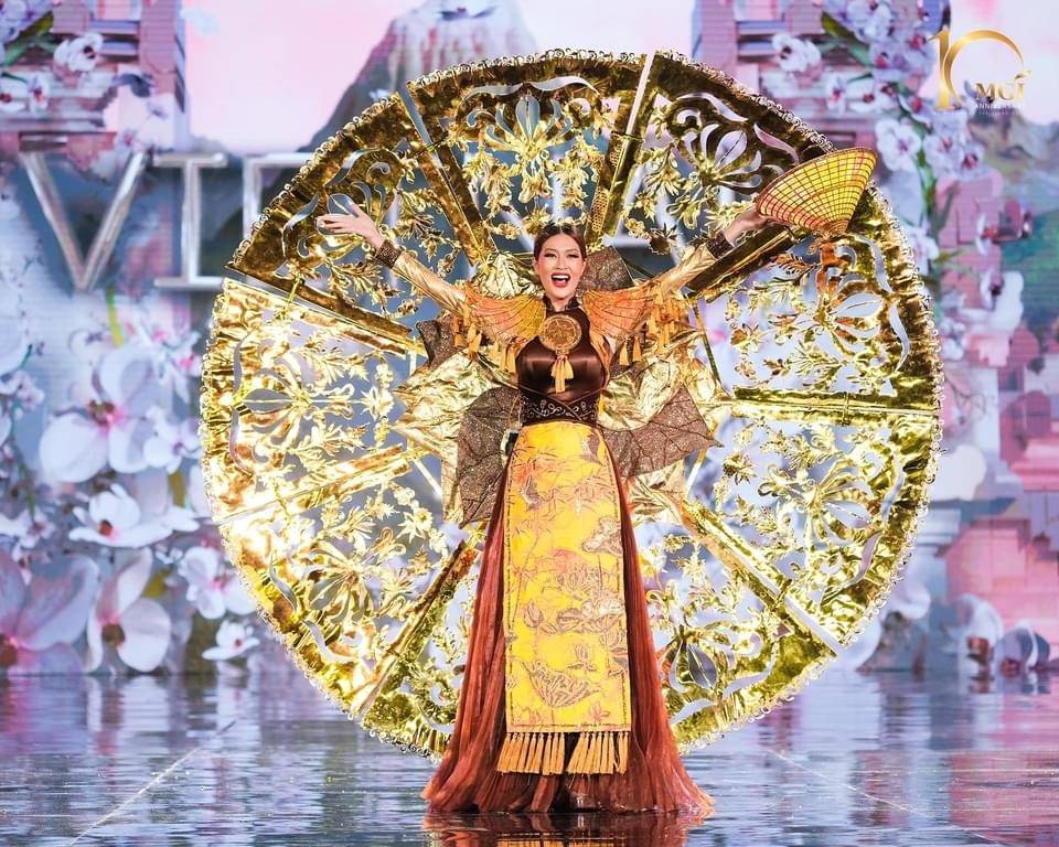 Đêm thi trang phục dân tộc Miss Grand International 2022: Trúc chỉ “rộng cửa” thắng giải