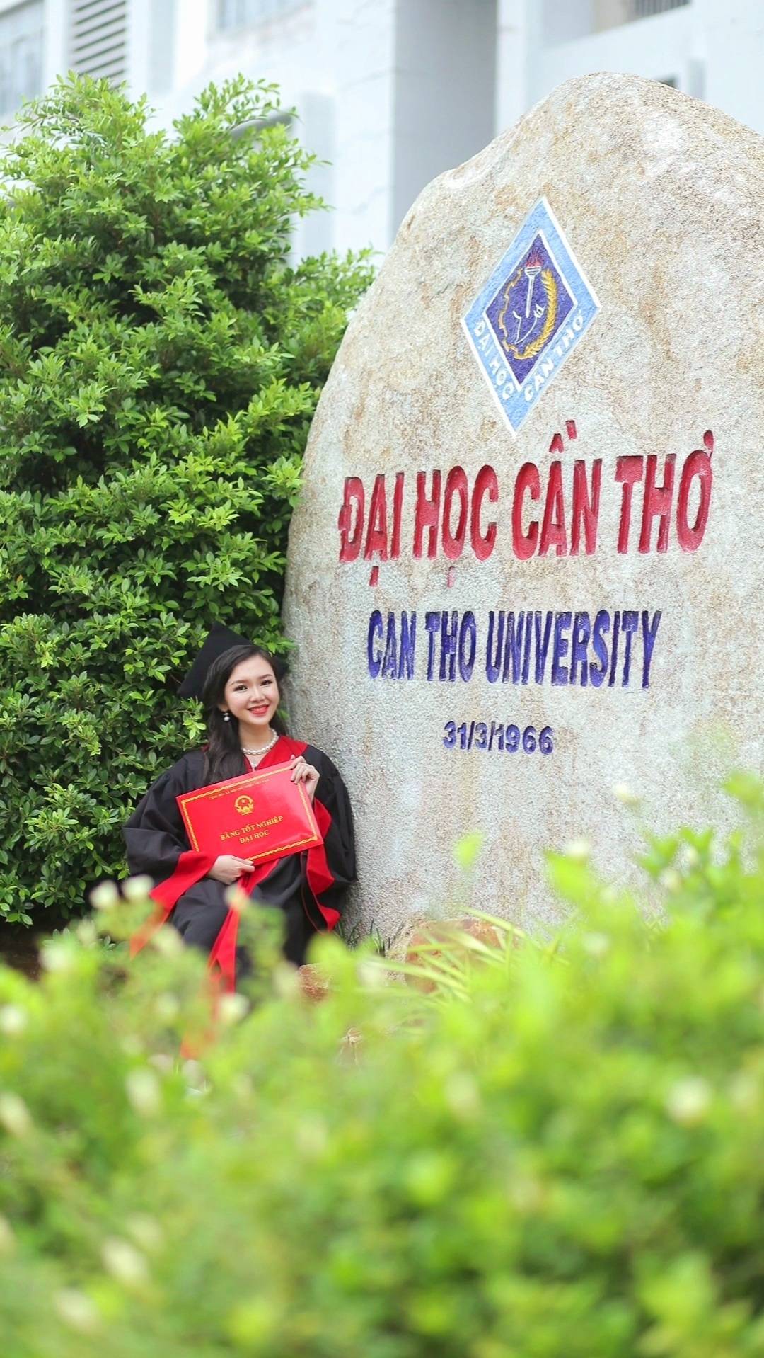 Nữ thủ khoa miền Tây xuất sắc của Đại học Cần Thơ: “Be your best self” – Hãy trở thành phiên bản tốt nhất của chính mình”
