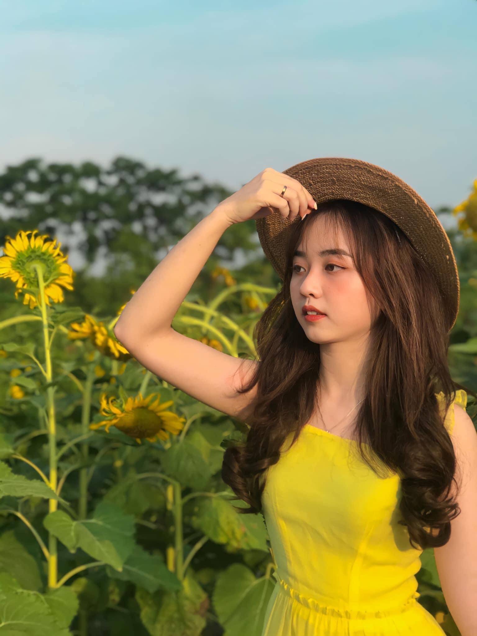 Gặp gỡ Linh Giang- nàng thủ lĩnh sinh viên với bảng thành tích “con nhà người ta”